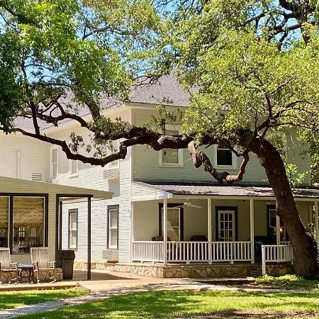 Inn On The River Glen Rose Exterior photo